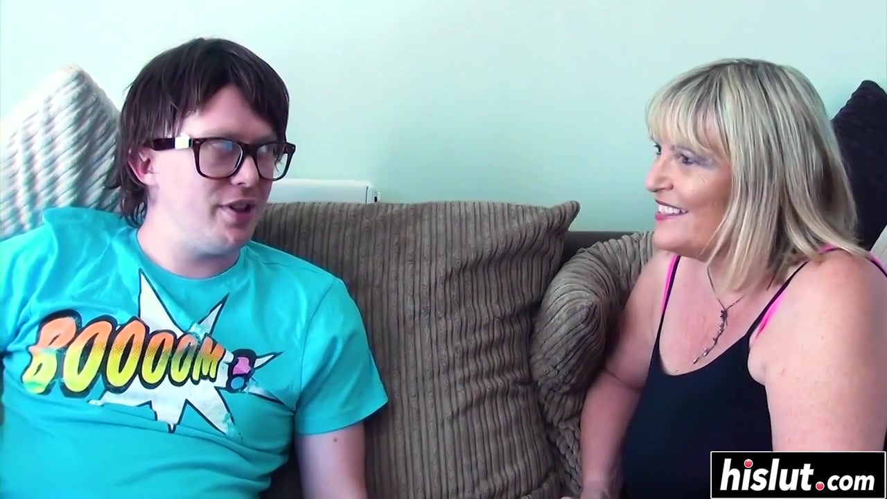 Islak amlı Alisha sert sike doyuyor